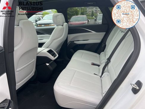 Used 2024 Cadillac Lyriq Luxury w/ LPO, Floor Liner Package AWD/4WD image 27