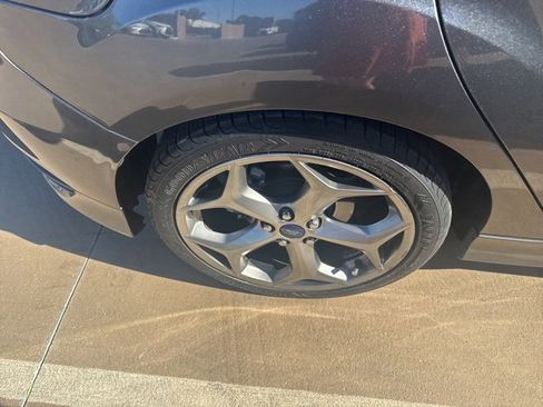 Used 2016 Ford Focus ST image 4