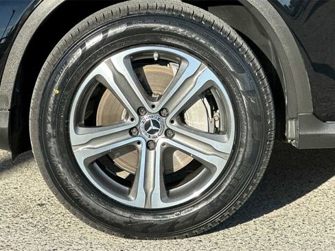 Certified 2022 Mercedes-Benz GLC 300 4MATIC image 36