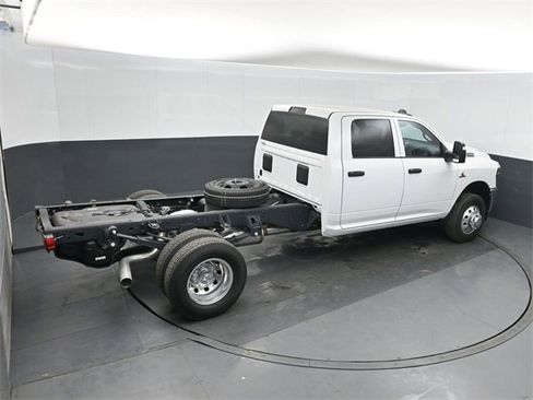 New 2026 RAM 3500 Tradesman w/ Chrome Appearance Group image 31