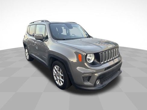Used 2020 Jeep Renegade Latitude FWD image 3