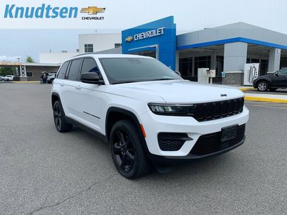 Used 2023 Jeep Grand Cherokee Altitude