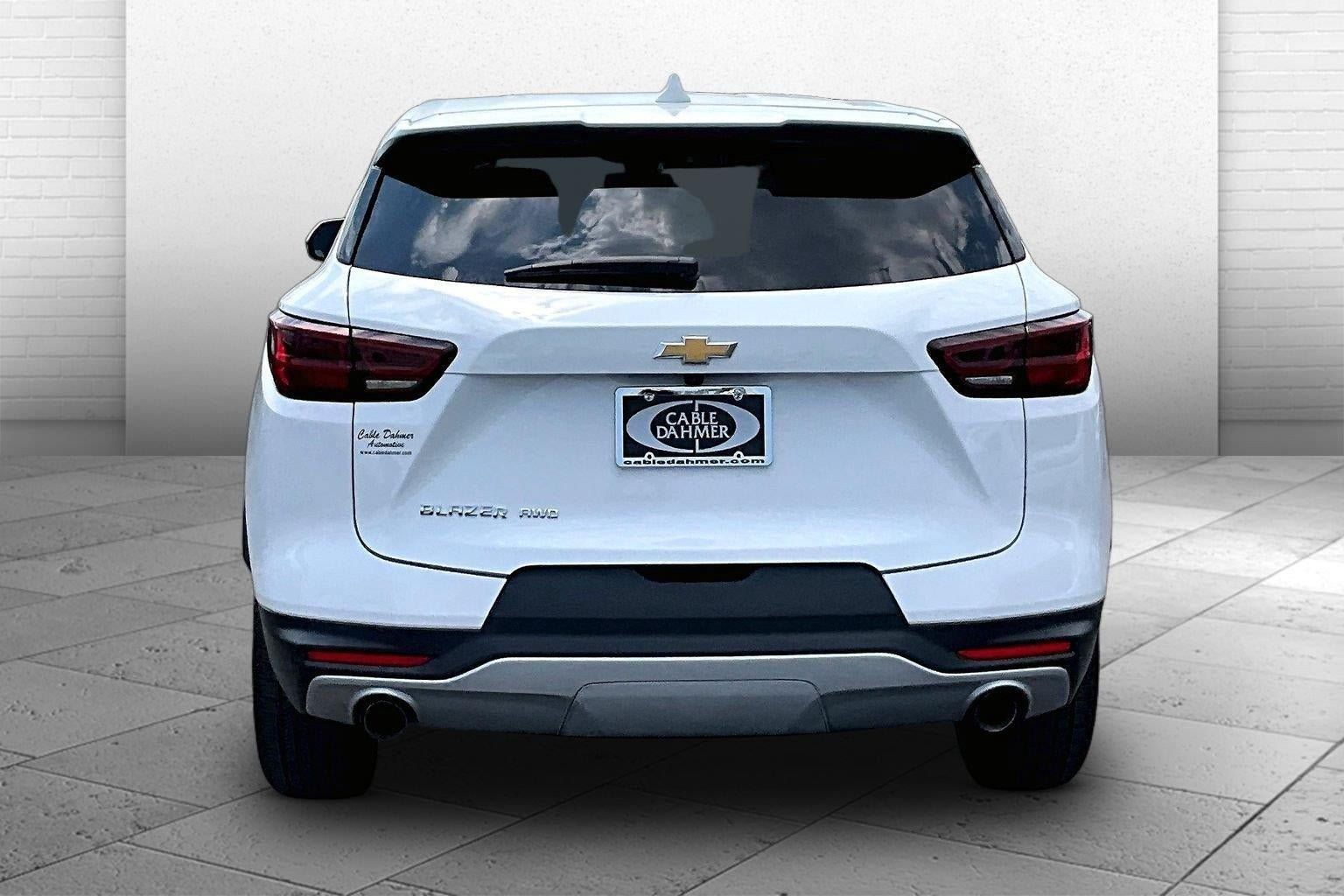 Used 2025 Chevrolet Blazer LT AWD/4WD image 3