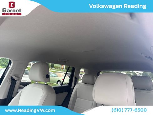 Used 2018 Volkswagen Tiguan SE AWD/4WD image 12