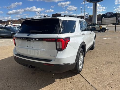 New 2026 Ford Explorer Active image 7