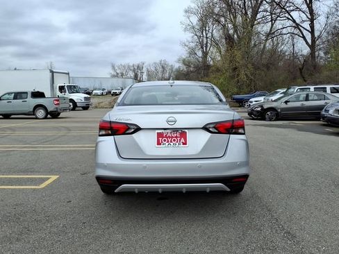 Used 2025 Nissan Versa SV image 7