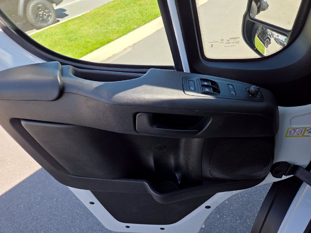 Used 2024 RAM ProMaster 2500 w/ Convenience Group FWD image 29