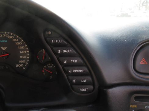 Used 2001 Chevrolet Corvette Convertible w/ Preferred Equipment Group2 image 22