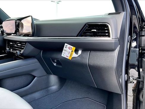 New 2026 Chevrolet Tahoe Z71 w/ Z71 Off-Road Package AWD/4WD image 27