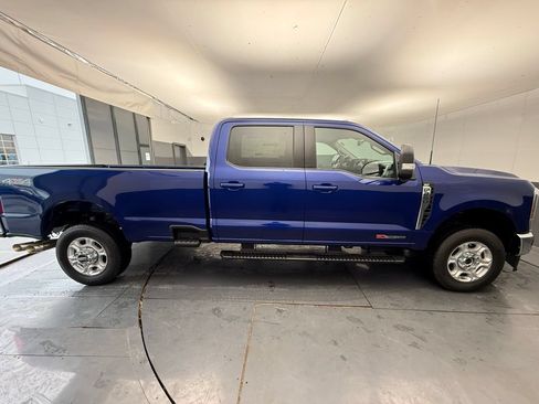 New 2026 Ford F250 XLT w/ XLT Premium Package AWD/4WD image 13