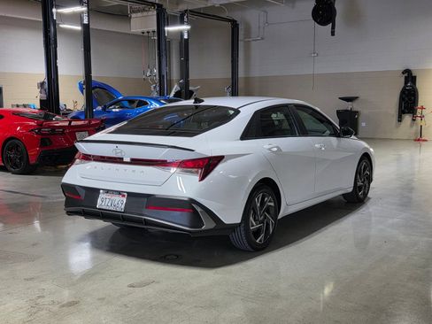 Certified 2025 Hyundai Elantra Sport FWD image 7