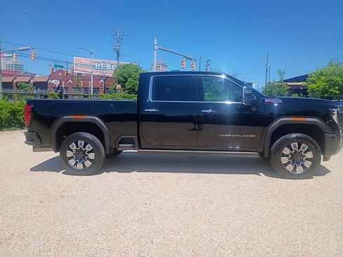 Used 2024 GMC Sierra 2500 Denali w/ Denali Reserve Package AWD/4WD image 14