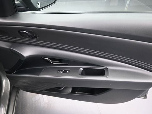 Used 2025 Hyundai Elantra Sport image 35