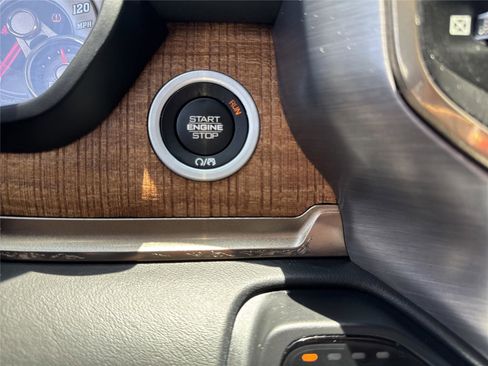 Used 2019 RAM 1500 Limited AWD/4WD image 23