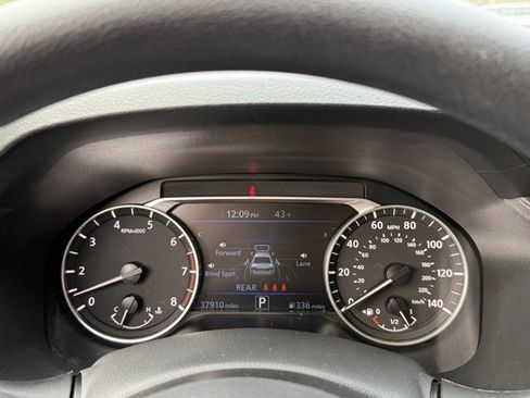 Used 2025 Nissan Altima 2.5 SV image 17