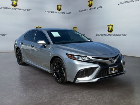 Used 2021 Toyota Camry XSE image 7