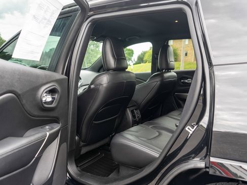 Used 2019 Jeep Cherokee High Altitude AWD/4WD image 29