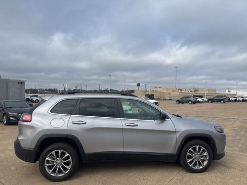 Used 2022 Jeep Cherokee Latitude Lux image 8