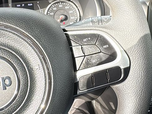 Certified 2023 Jeep Renegade Latitude image 15