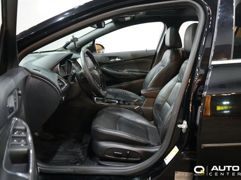 Used 2017 Chevrolet Cruze Premier image 11