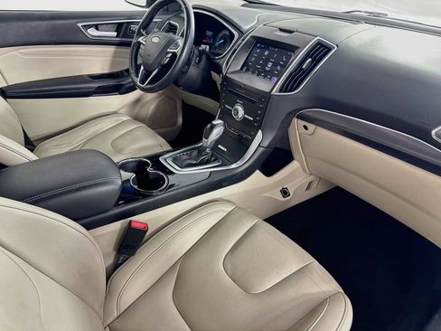 Used 2018 Ford Edge Titanium w/ Technology Package FWD image 33