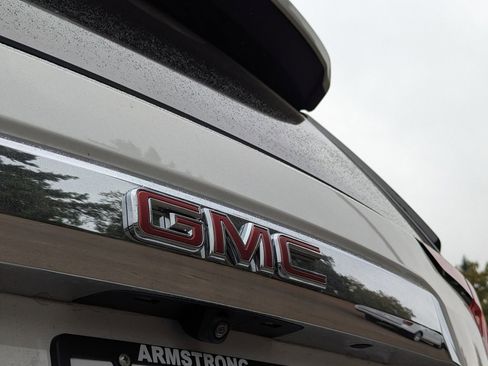 Used 2023 GMC Yukon SLT image 35