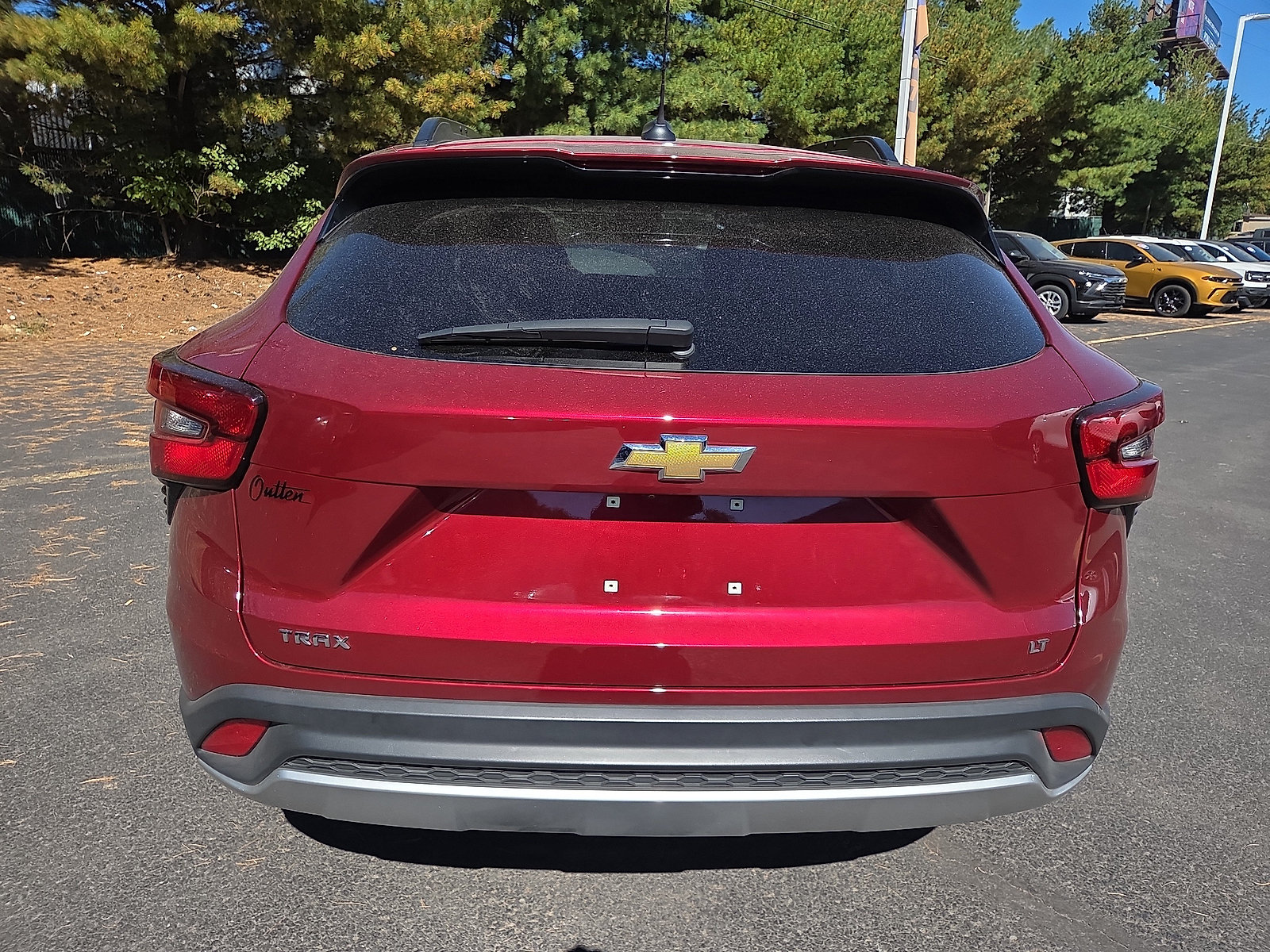 Used 2025 Chevrolet Trax LT w/ LT Convenience Package FWD image 4