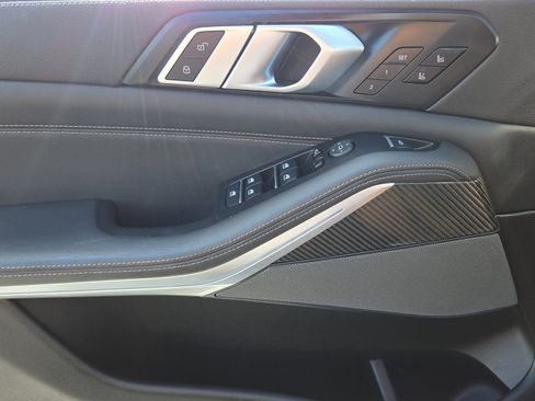 Used 2022 BMW X5 M50i image 42