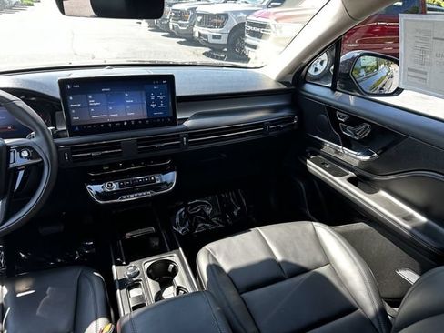 Certified 2024 Lincoln Corsair AWD w/ Equipment Group 101A image 17