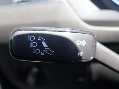 Used 2021 Volkswagen Tiguan SE R-Line FWD image 31