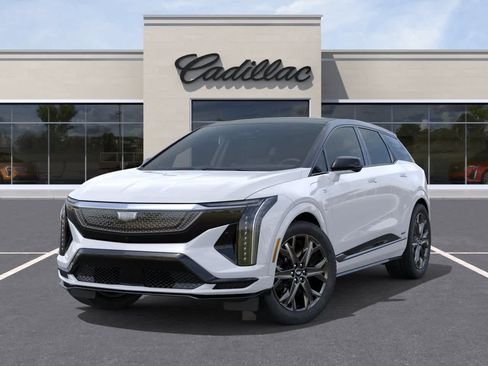 New 2026 Cadillac Optiq V w/ LPO, Floor Liner Package AWD/4WD image 6