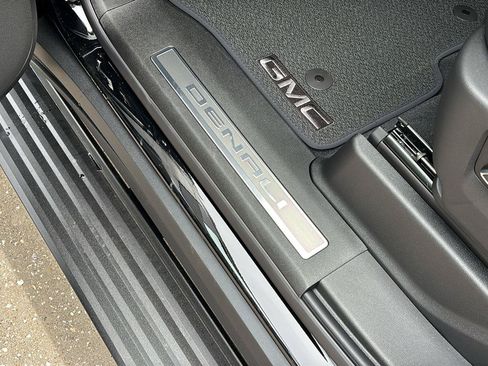 New 2026 GMC Yukon XL Denali w/ Denali Reserve Package RWD image 16