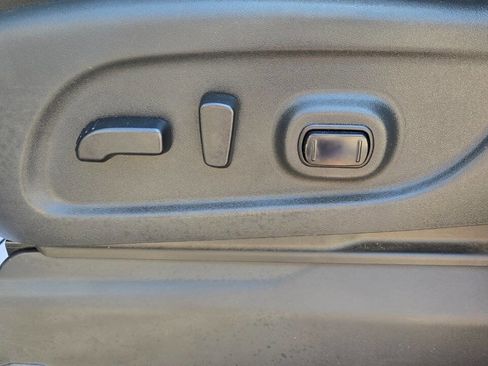 Used 2016 Nissan Titan PRO-4X image 12