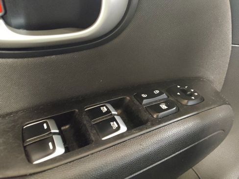 Used 2018 Kia Soul + FWD image 27