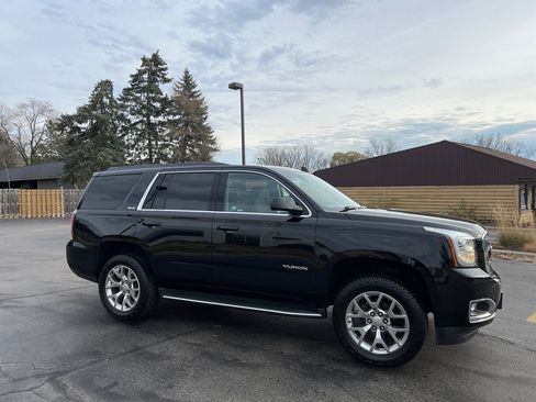 Used 2017 GMC Yukon SLE w/ SLE Value Package image 12