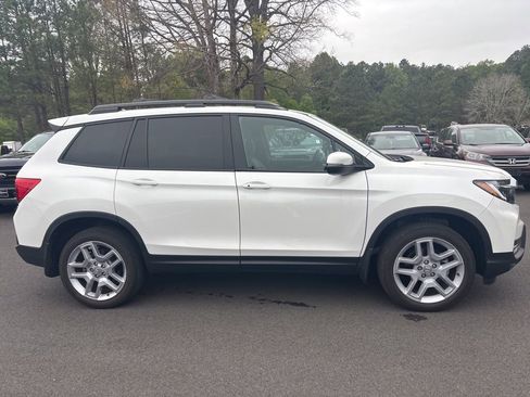 Used 2024 Honda Passport EX-L image 4