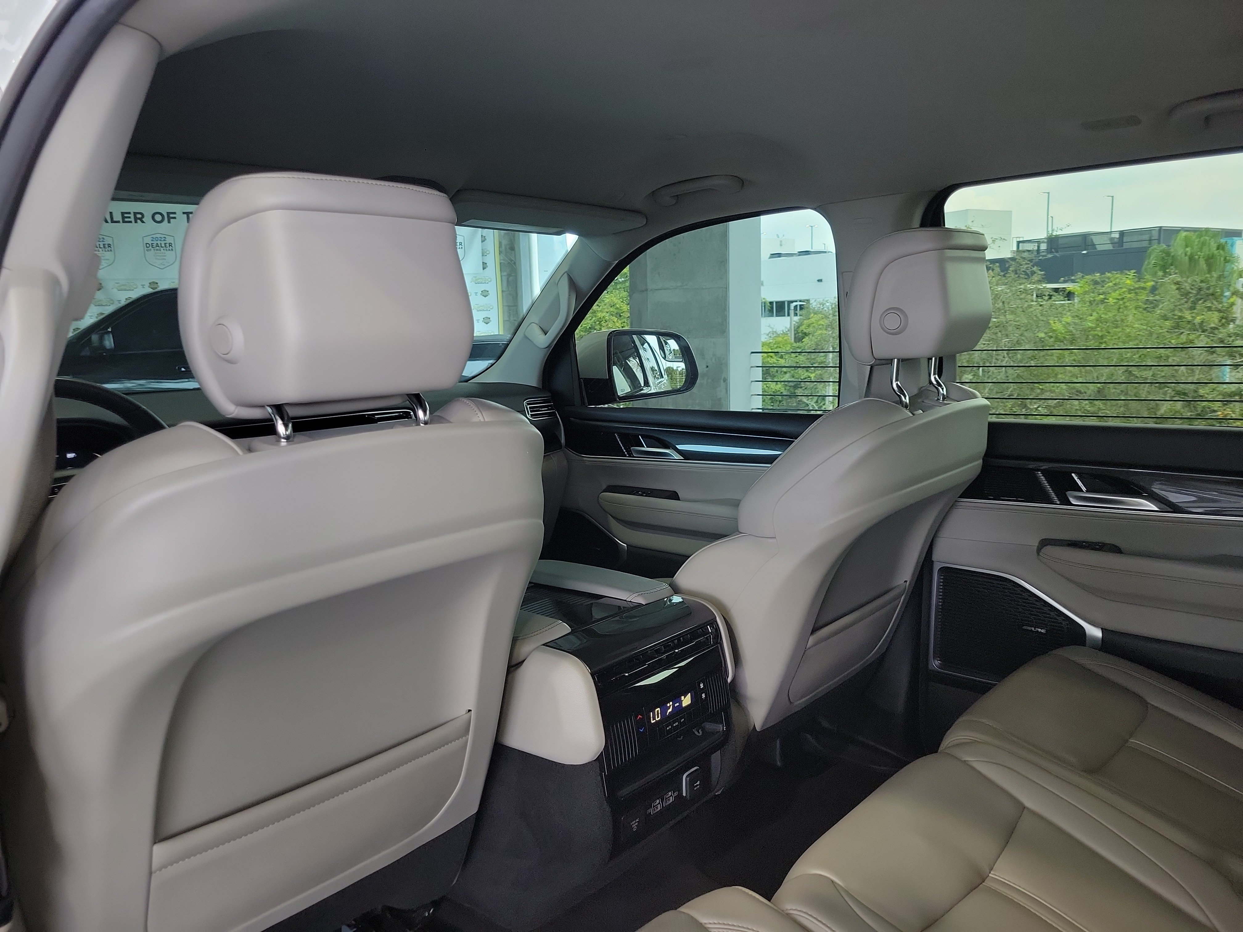 Certified 2022 Jeep Wagoneer Series I RWD image 11