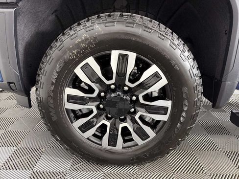 New 2026 GMC Sierra 2500 Denali Ultimate AWD/4WD image 9
