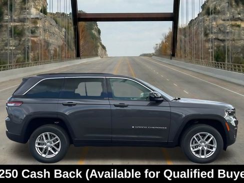 New 2025 Jeep Grand Cherokee Laredo X w/ Luxury Tech Group I RWD image 13