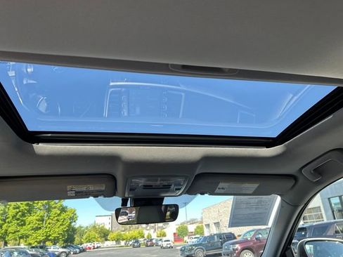 Certified 2018 Toyota Highlander XLE AWD/4WD image 25