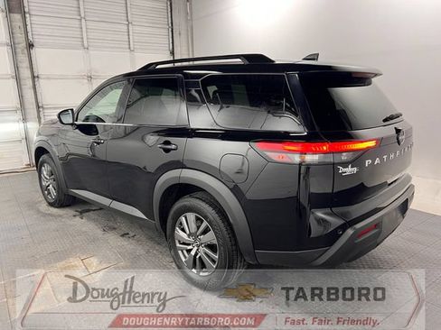 Used 2025 Nissan Pathfinder SV FWD image 7