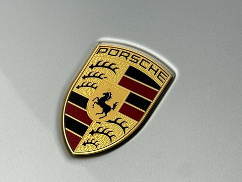 Used 2024 Porsche Macan AWD/4WD image 34