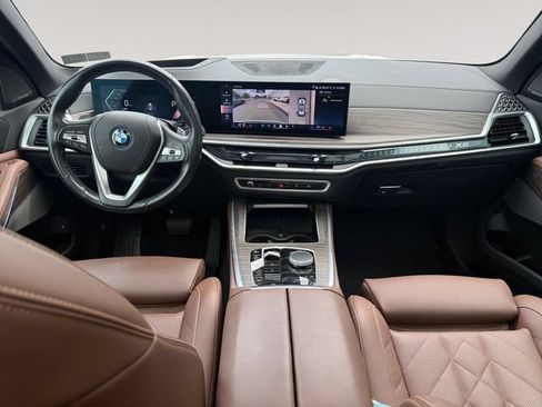 Used 2025 BMW X5 xDrive50e w/ Premium Package AWD/4WD image 10
