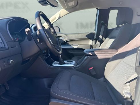 Used 2022 Chevrolet Colorado LT w/ Fleet Safety Package RWD image 9