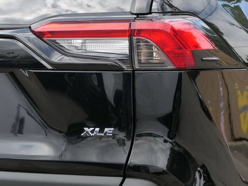 Used 2024 Toyota RAV4 XLE FWD image 5