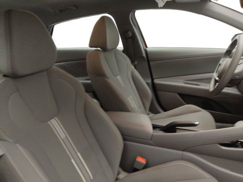 Used 2024 Hyundai Elantra SEL image 21