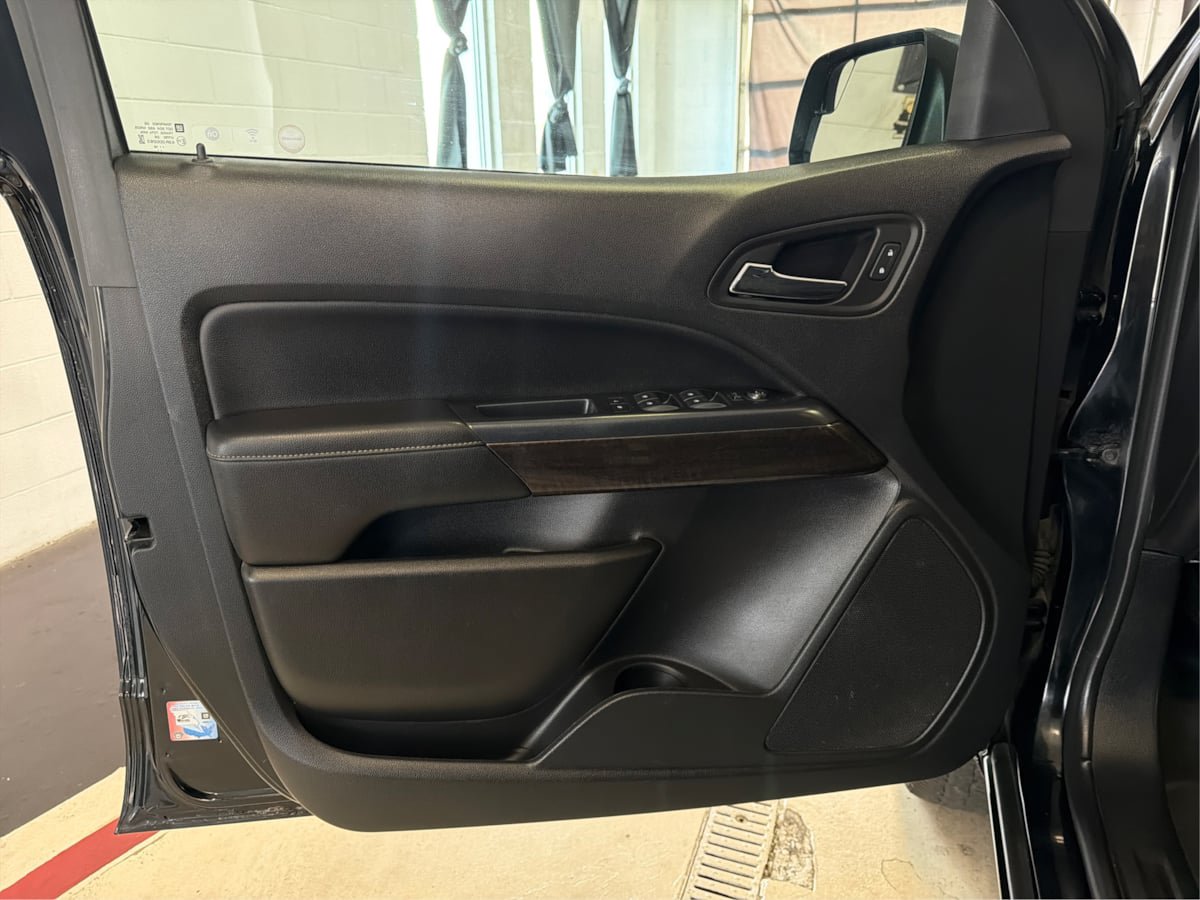 Used 2019 GMC Canyon SLE AWD/4WD image 21