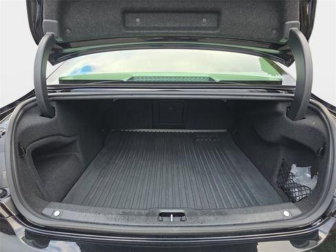 Used 2022 Volvo S90 B6 Momentum w/ Advanced Package image 14