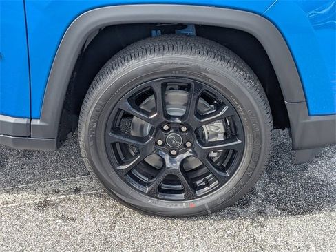 New 2026 Jeep Compass Latitude image 11