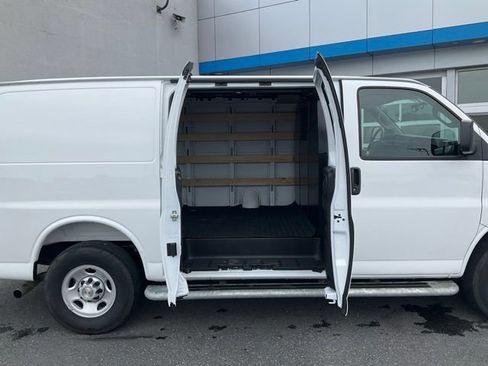 Used 2025 Chevrolet Express 2500 w/ Driver Convenience Package RWD image 17